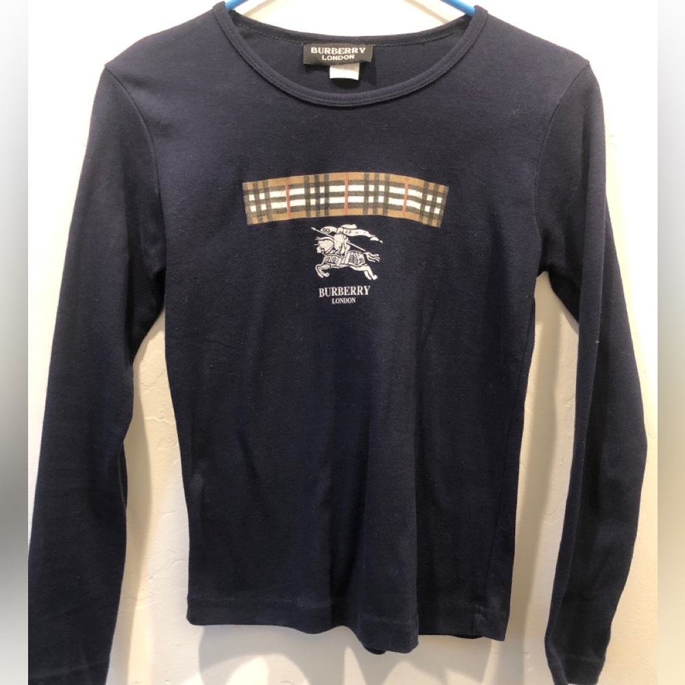 Burberry London Navy T- shirt VTG y2k medium EKD equestrian knight design.